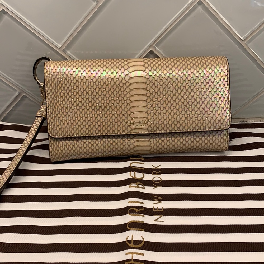 Henri Bendel Tech Wallet